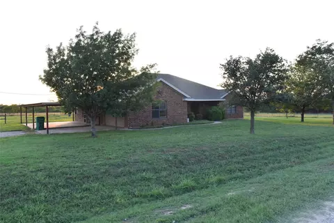 1374 Hoff Rd, Windthorst, TX 76389