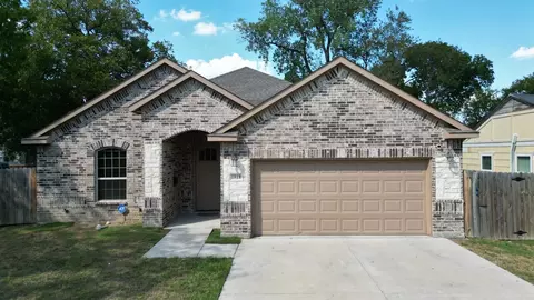 1018 Rice St, Grand Prairie, TX 75050