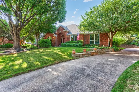 2948 Majestic Oak Dr, Grapevine, TX 76051
