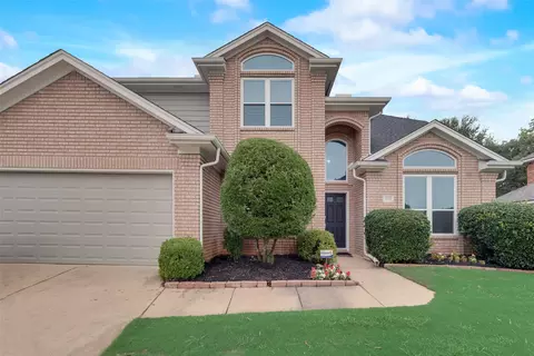 901 Tennison Dr, Euless, TX 76039