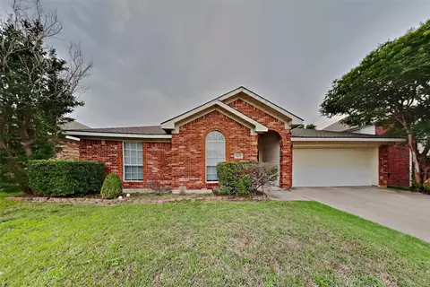 8118 Modesto Dr, Arlington, TX 76001