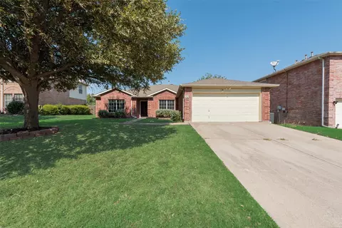 728 Quail Dr, Saginaw, TX 76131
