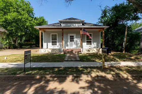 311 N Walnut St, Cleburne, TX 76033