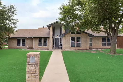 7152 Wind Chime Dr, Fort Worth, TX 76133