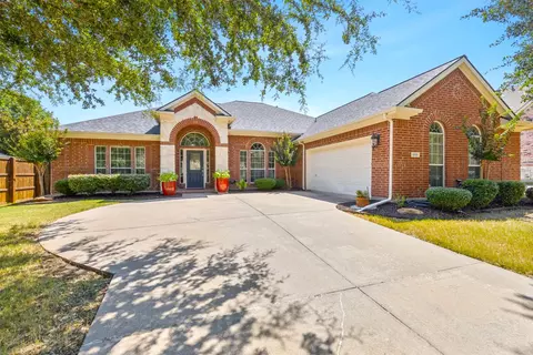 608 Walnut Hollow Dr, Mansfield, TX 76063