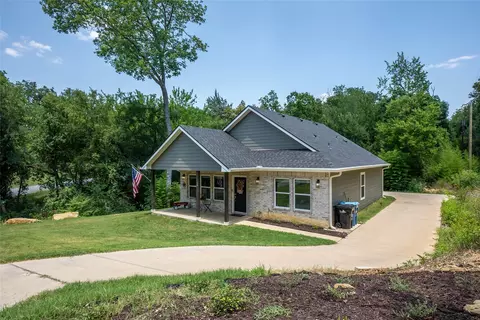 68 Vaughn Dr, Denison, TX 75020