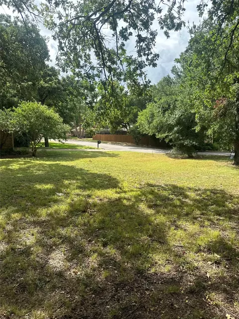 804 Valley View Dr, Arlington, TX 76010 photo 3