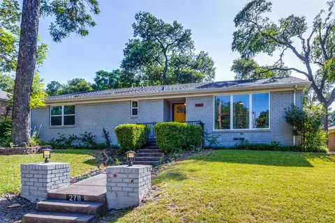 2711 Glenmont Dr, Dallas, TX 75228