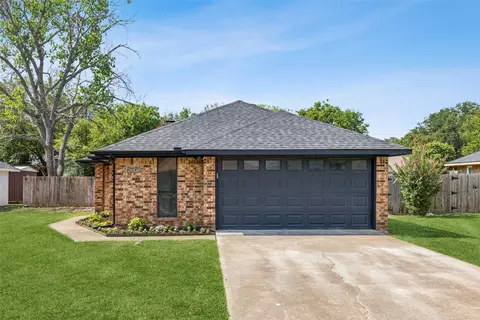 2609 Boulder Dr, Corinth, TX 76210