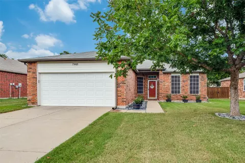 7905 Swan Park Dr, Denton, TX 76210