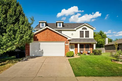 736 Liberty Ln, Crowley, TX 76036