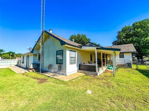 Exterior - 607 N 5th St, Haskell, TX 79521 photo 5 of 11