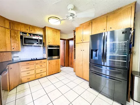 Kitchen - 607 N 5th St, Haskell, TX 79521 photo 4 of 5