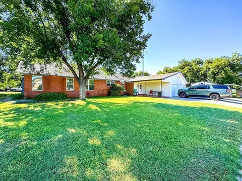 Exterior - 607 N 5th St, Haskell, TX 79521 photo 3 of 11