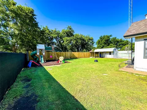 Exterior - 607 N 5th St, Haskell, TX 79521 photo 8 of 11