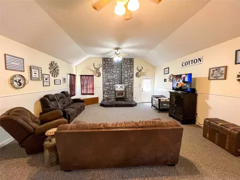 Living - 607 N 5th St, Haskell, TX 79521 photo 3 of 4