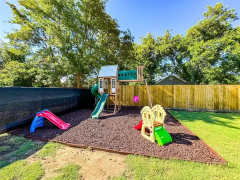 Exterior - 607 N 5th St, Haskell, TX 79521 photo 9 of 11