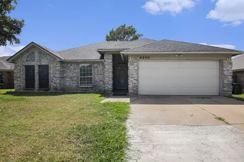 6800 Stetter Dr, Arlington, TX 76001