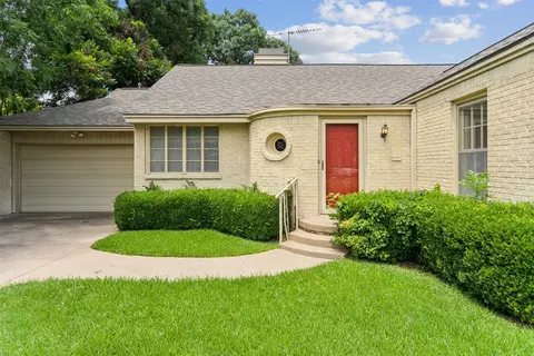 3726 Westcliff Rd S, Fort Worth, TX 76109