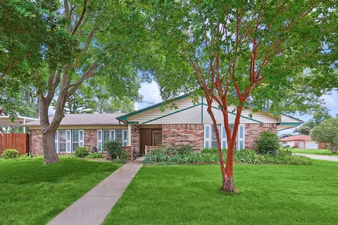 7216 Stonybrooke Dr, North Richland Hills, TX 76182