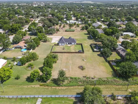 1018 S Bassett St, Eastland, TX 76448