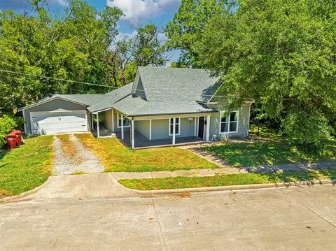 304 Gotcher St, Farmersville, TX 75442