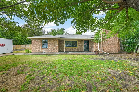7821 Corina Dr, White Settlement, TX 76108