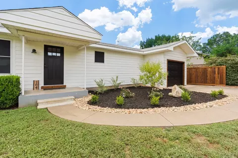 104 Lane Ave, Cleburne, TX 76033