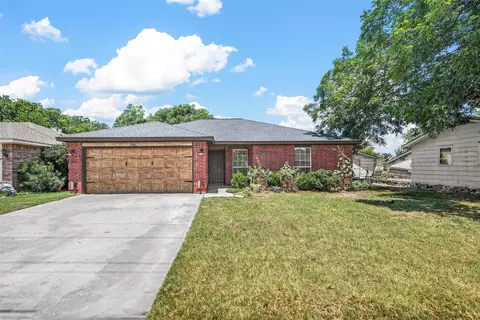 8818 Wilbur St, White Settlement, TX 76108