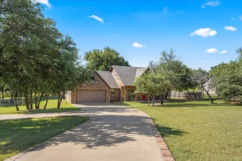1176 Riverwood Trl, Cleburne, TX 76033