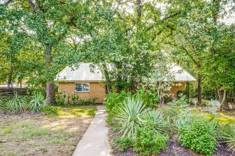 2708 Glenwood Ln, Denton, TX 76209