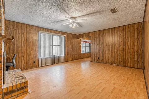 Living - 104 E Locust St, Celeste, TX 75423 photo 5 of 7