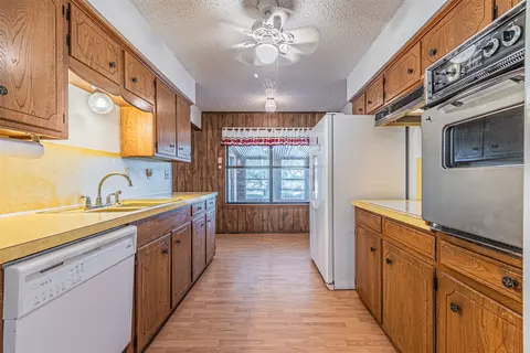 Kitchen - 104 E Locust St, Celeste, TX 75423 photo 3 of 4