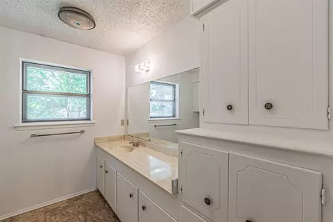 Bath - 104 E Locust St, Celeste, TX 75423 photo 1 of 4