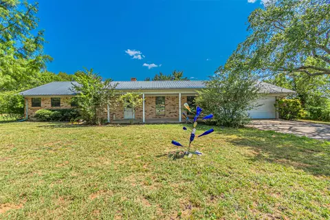 104 E Locust St, Celeste, TX 75423