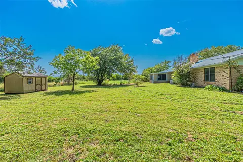 Exterior - 104 E Locust St, Celeste, TX 75423 photo 5 of 6