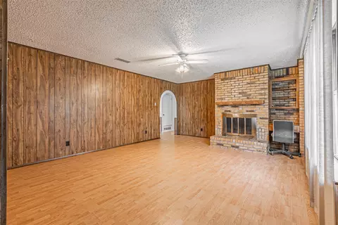 Living - 104 E Locust St, Celeste, TX 75423 photo 4 of 7