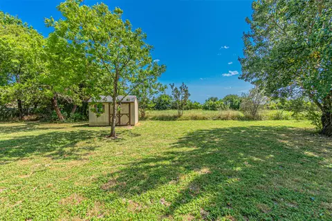 Exterior - 104 E Locust St, Celeste, TX 75423 photo 6 of 6