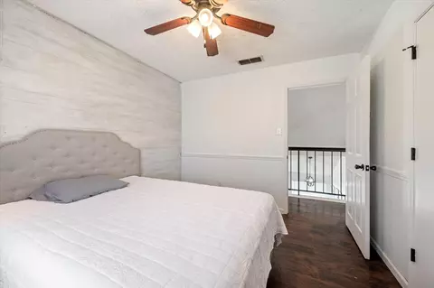 Bedroom - 204 Laurel Ln, Euless, TX 76039 photo 6 of 8