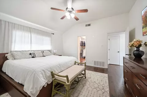 Bedroom - 204 Laurel Ln, Euless, TX 76039 photo 4 of 8