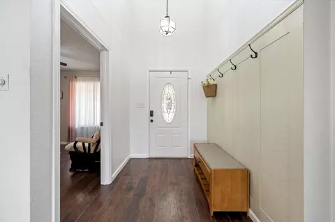 Entry Way - 204 Laurel Ln, Euless, TX 76039 photo 1 of 3