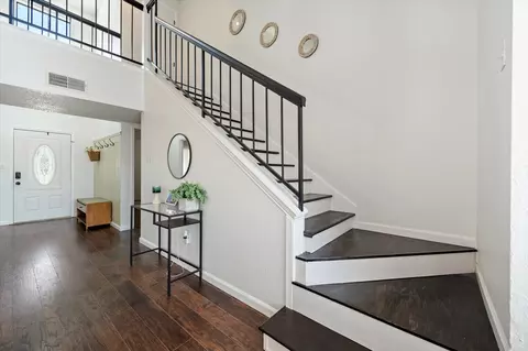 Entry Way - 204 Laurel Ln, Euless, TX 76039 photo 3 of 3