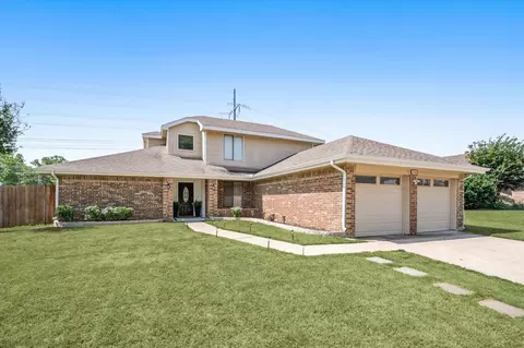 204 Laurel Ln, Euless, TX 76039