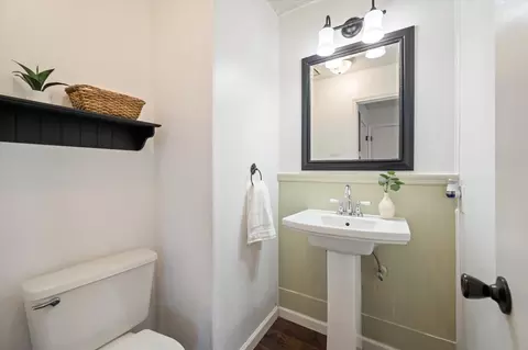 Bath - 204 Laurel Ln, Euless, TX 76039 photo 1 of 6