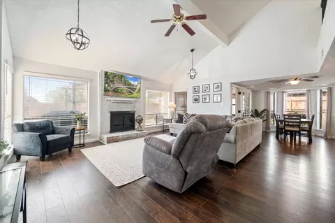 Living - 204 Laurel Ln, Euless, TX 76039 photo 1 of 4