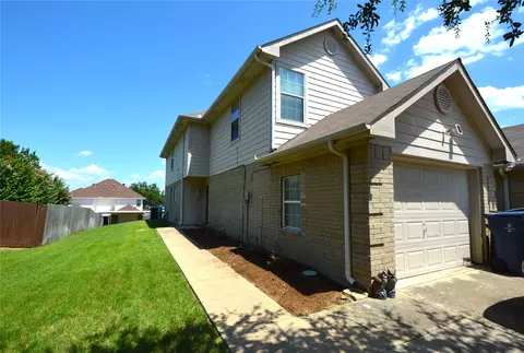 4910 Captains Pl, Garland, TX 75043