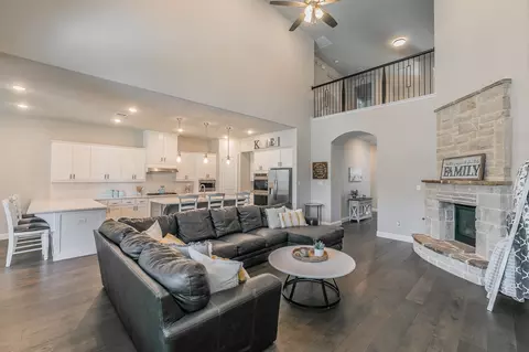 1105 12th St, Argyle, TX 76226 photo 9