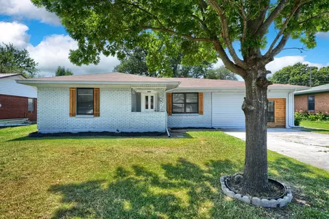 4002 Western Cir, Greenville, TX 75401