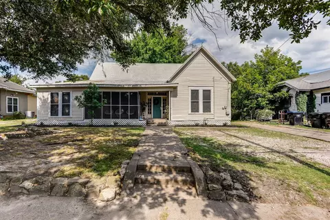 1812 King St, Greenville, TX 75401