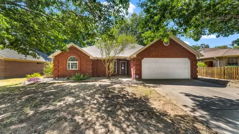 808 Terry Trl, Weatherford, TX 76086